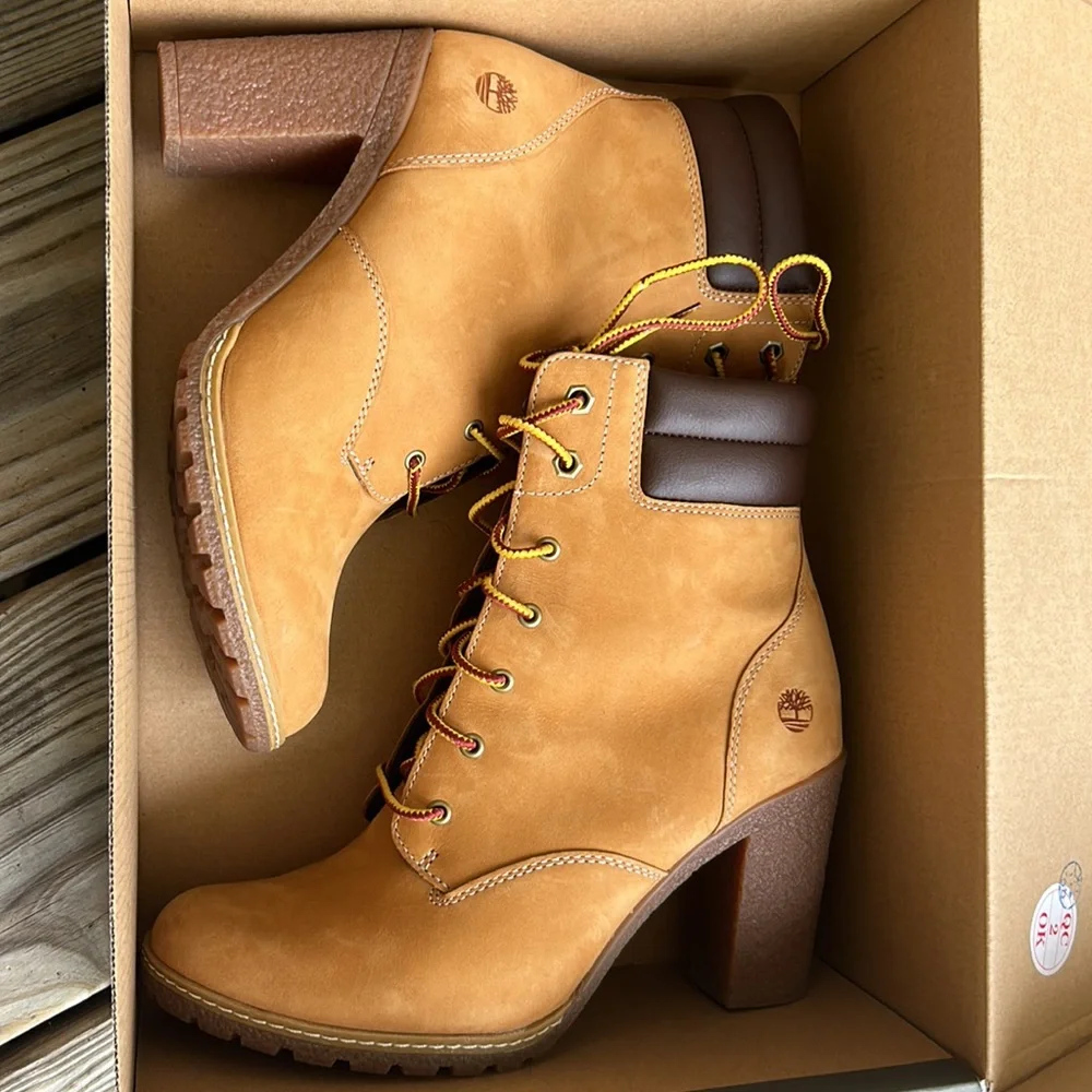 Timberland Heeled Boots - Picture 6 of 6